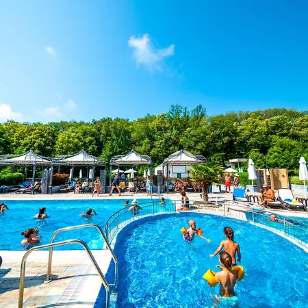 Marina Sands Bijou Boutique - Excellent Choice For Travelers Visiting 2-4p Gasthuis Obzor
