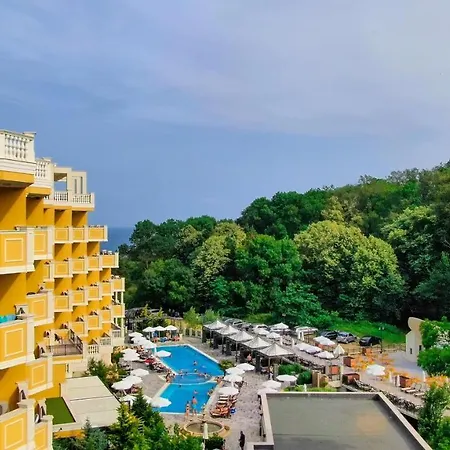 Marina Sands Bijou Boutique - Excellent Choice For Travelers Visiting 2-4p Bed & Breakfast