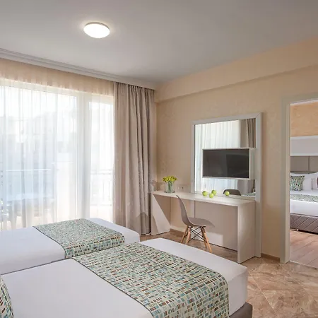 Marina Sands Bijou Boutique - Excellent Choice For Travelers Visiting 2-4p Obsor